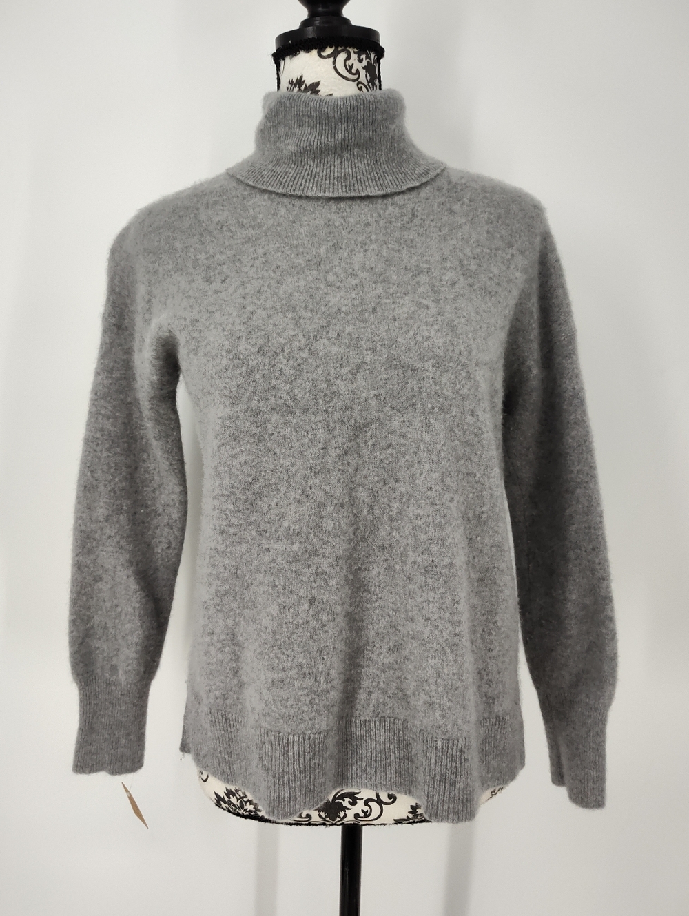 Nordstrom Soft Gray Cashmere Turtleneck Sweater Women's Large